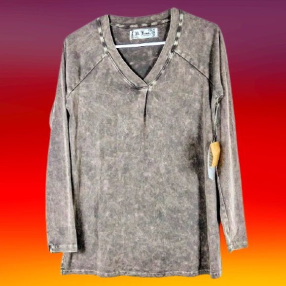 M.Rena Boutique Tie Dyed Top NWT πHost Pickπ - Picture 4 of 12